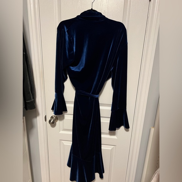 Navy Blue Velvet Housecoat - Picture 5 of 6